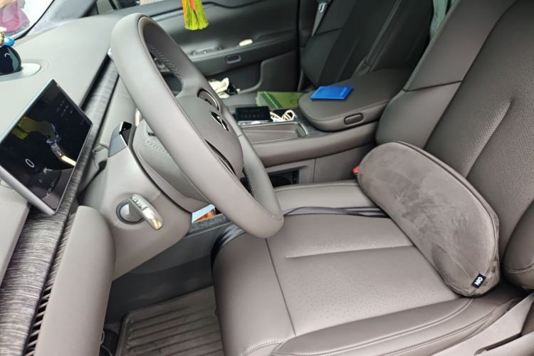 Used Nio ET7 2024 75 kWh Executive Edition Left Front Seat