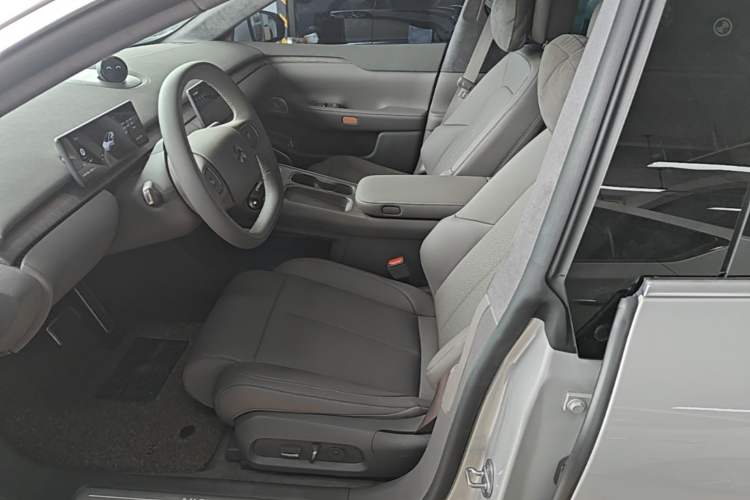 Used Nio ET7 2024 75 kWh Executive Edition Left Front Seat