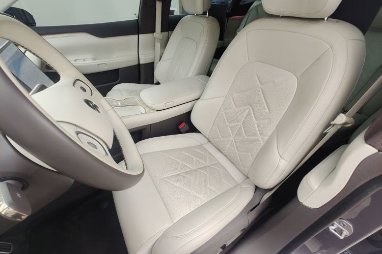 Used Nio ET7 2024 75 kWh Executive Signature Edition Left Front Seat