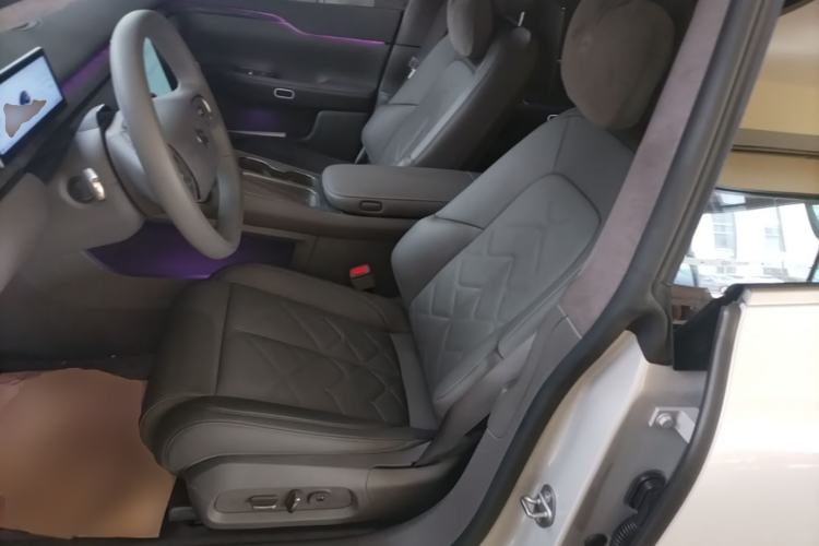 Used Nio ET7 2024 75 kWh Executive Signature Edition Left Front Seat