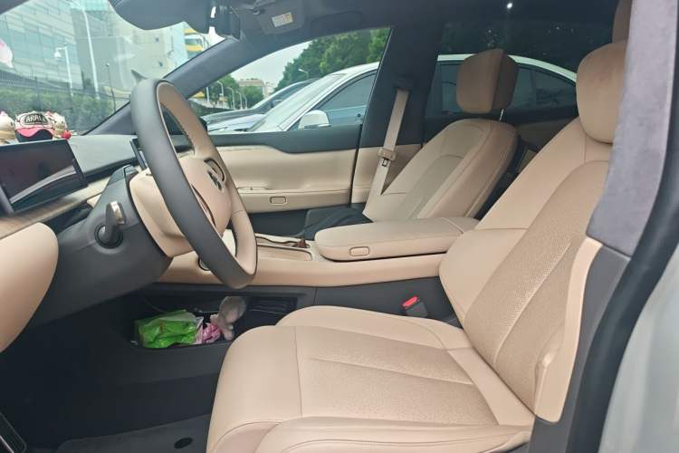 Used Nio ET7 2024 75 kWh Executive Edition Left Front Seat