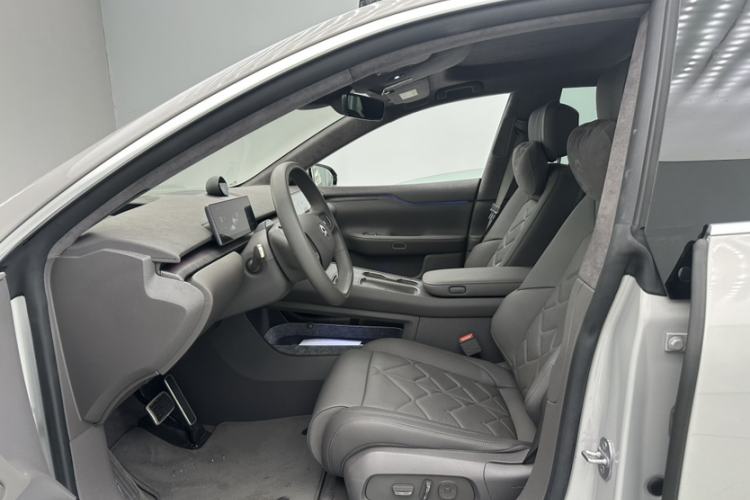 Used Nio ET7 2024 75 kWh Executive Signature Edition Left Front Seat