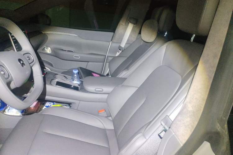Used Nio ET7 2024 75 kWh Executive Edition Left Front Seat