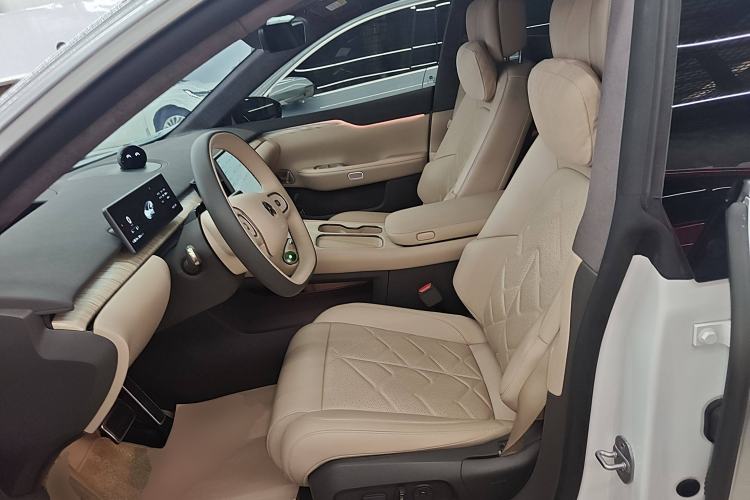 Used Nio ET7 2024 75 kWh Executive Signature Edition Left Front Seat