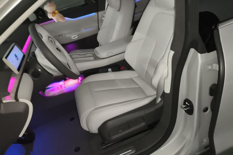 Used Nio ET7 2024 75 kWh Executive Edition Left Front Seat