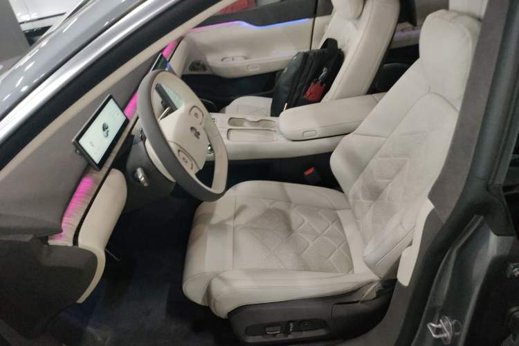 Used Nio ET7 2024 75 kWh Executive Signature Edition Left Front Seat