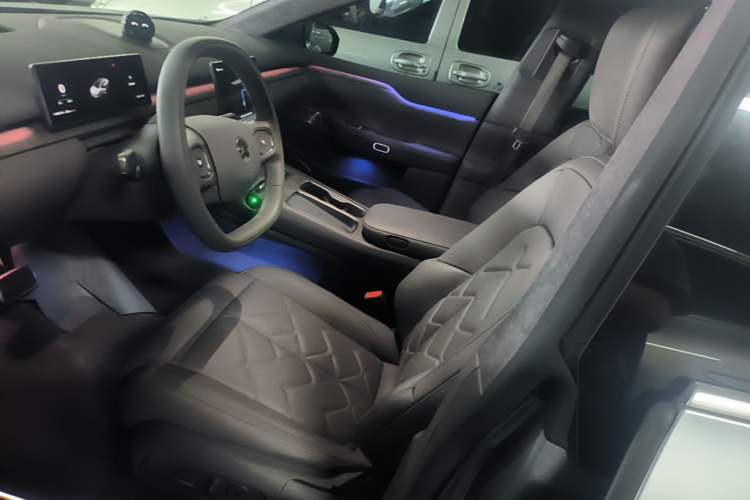 Used Nio ET7 2024 75 kWh Executive Edition Left Front Seat