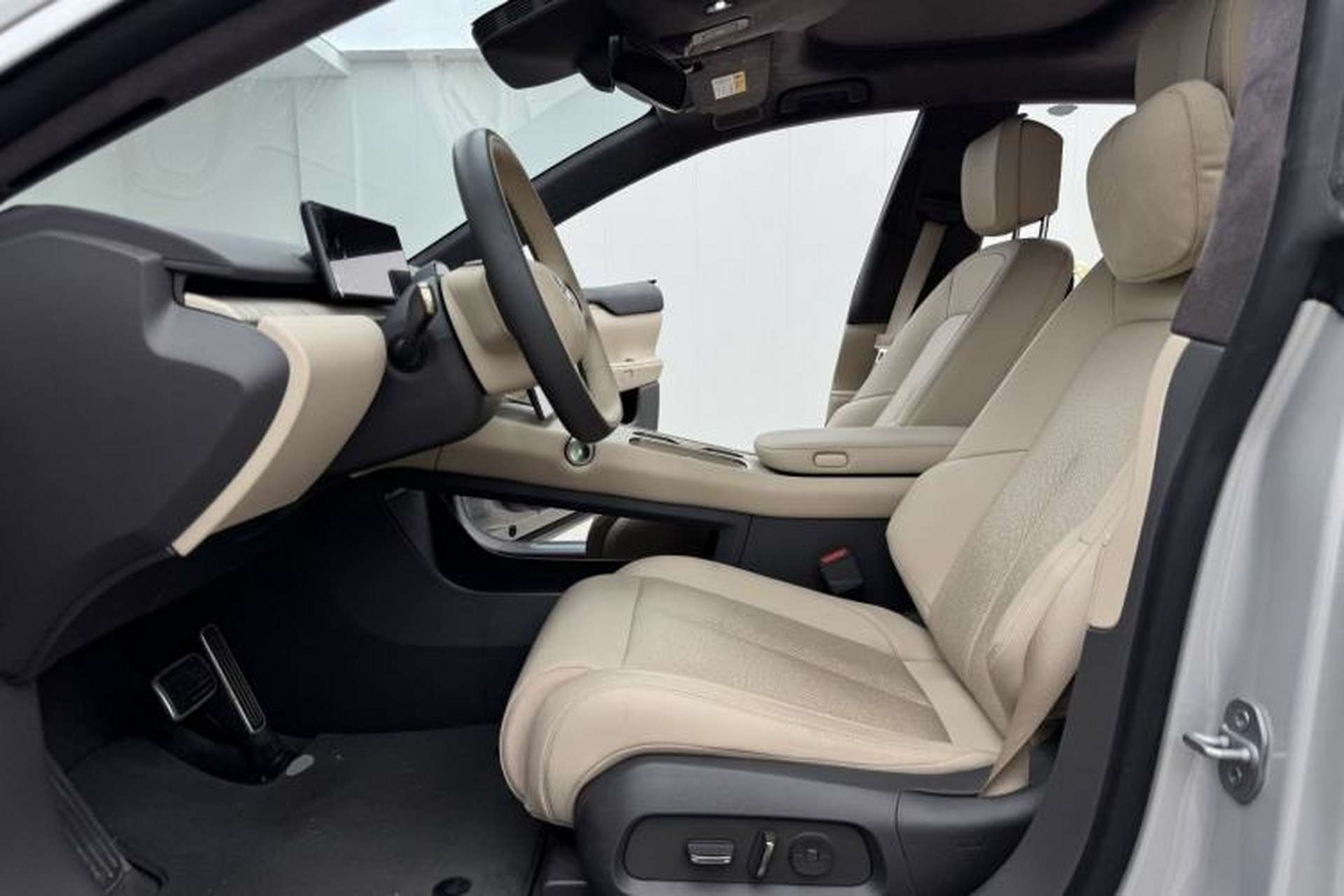 Used Nio ET7 2024 75 kWh Executive Edition Left Front Seat