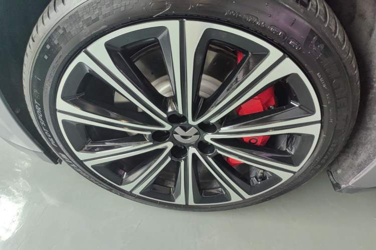 Used Nio ET7 2024 75 kWh Executive Signature Edition Left Front Wheel Hub