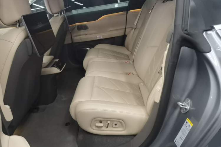 Used Nio ET7 2024 75 kWh Executive Signature Edition Left Rear Seat