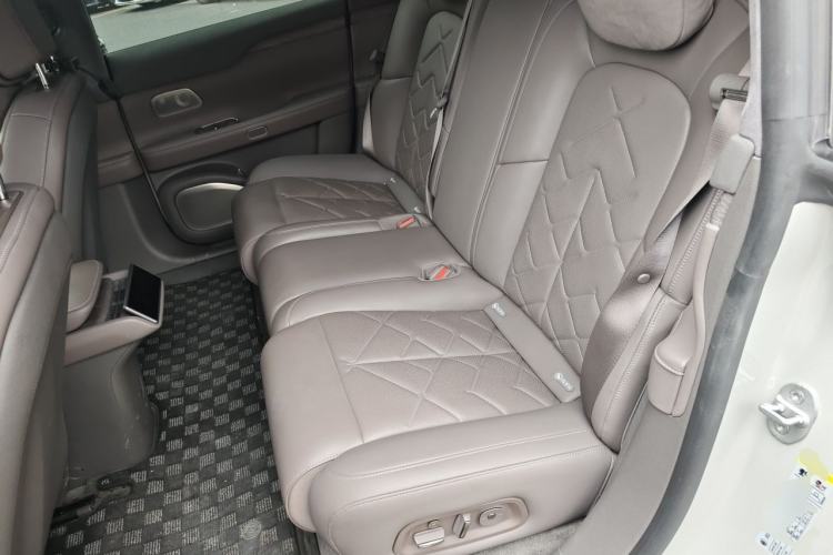 Used Nio ET7 2024 75 kWh Executive Edition Left Rear Seat