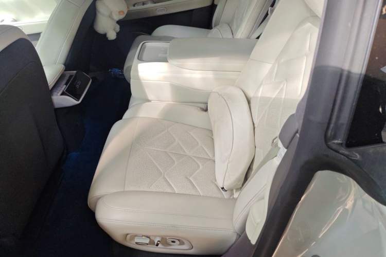 Used Nio ET7 2024 75 kWh Executive Edition Left Rear Seat