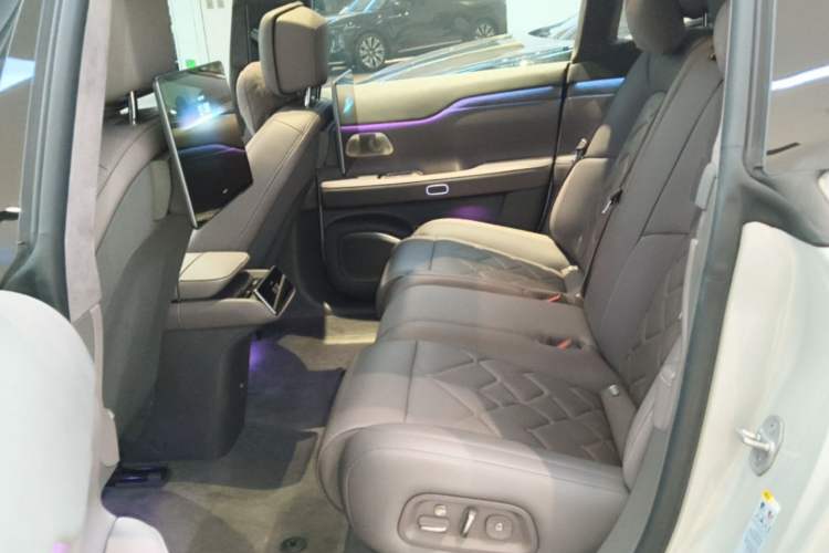 Used Nio ET7 2024 75 kWh Executive Signature Edition Left Rear Seat