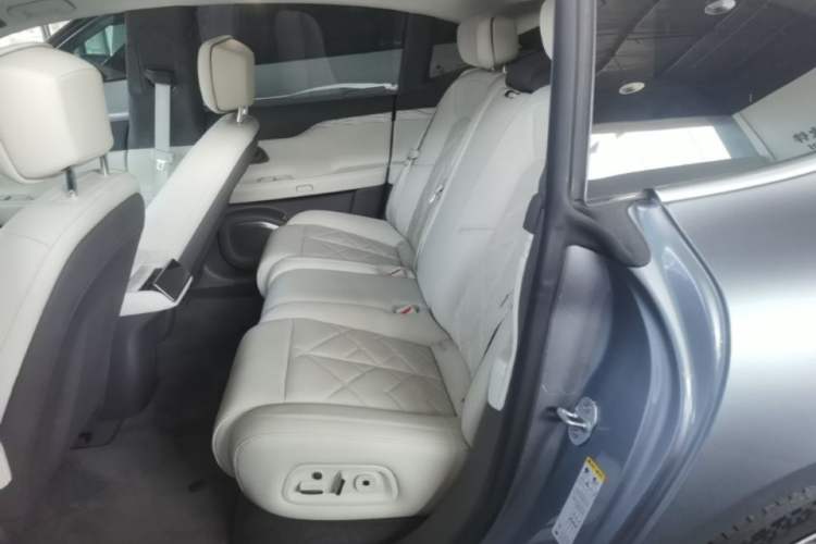 Used Nio ET7 2024 75 kWh Executive Signature Edition Left Rear Seat