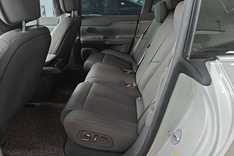 Used Nio ET7 2024 75 kWh Executive Edition Left Rear Seat