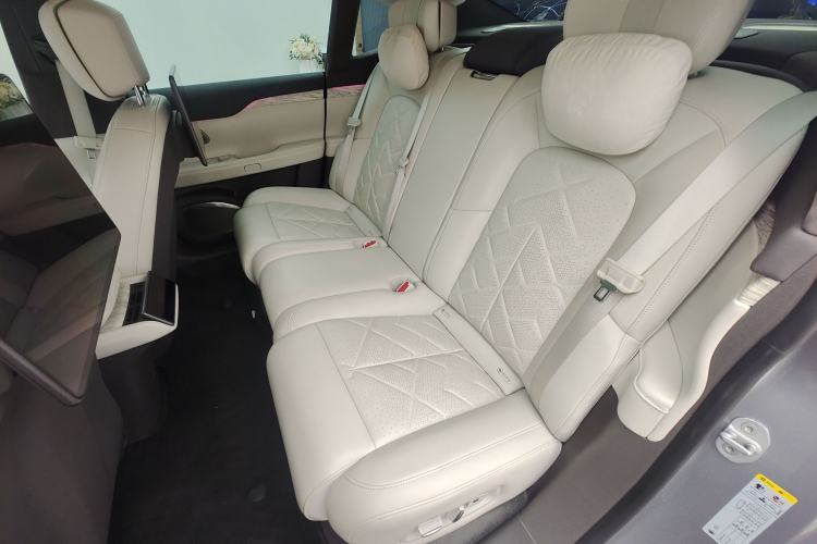 Used Nio ET7 2024 75 kWh Executive Signature Edition Left Rear Seat