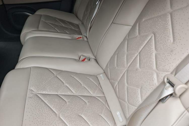 Used Nio ET7 2024 75 kWh Executive Signature Edition Left Rear Seat