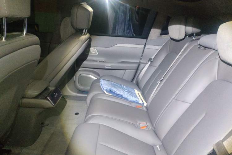 Used Nio ET7 2024 75 kWh Executive Edition Left Rear Seat