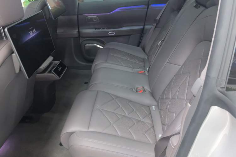 Used Nio ET7 2024 75 kWh Executive Signature Edition Left Rear Seat