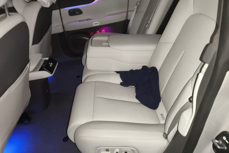 Used Nio ET7 2024 75 kWh Executive Edition Left Rear Seat
