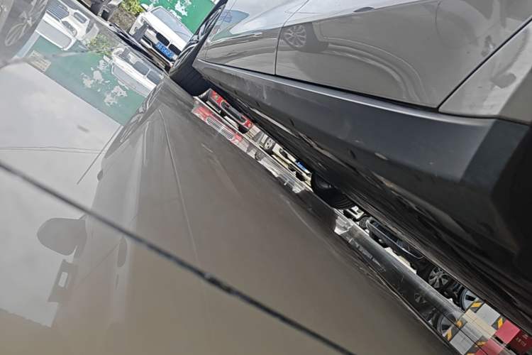 Used Nio ET7 2024 75 kWh Executive Edition Left Side Sill