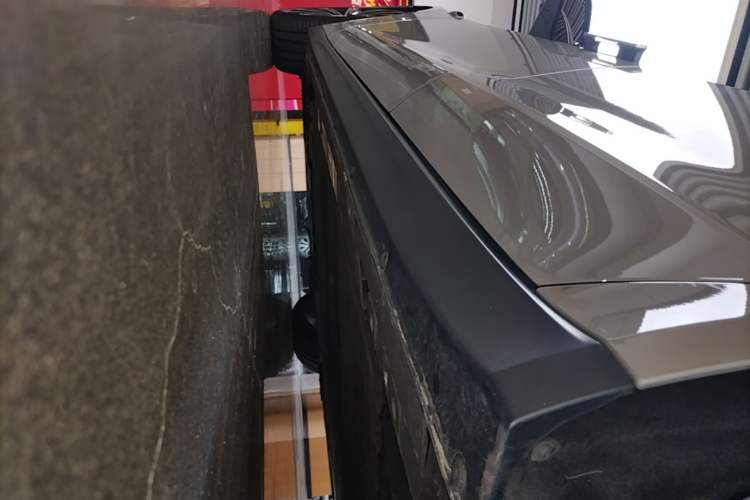 Used Nio ET7 2024 75 kWh Executive Signature Edition Left Side Sill