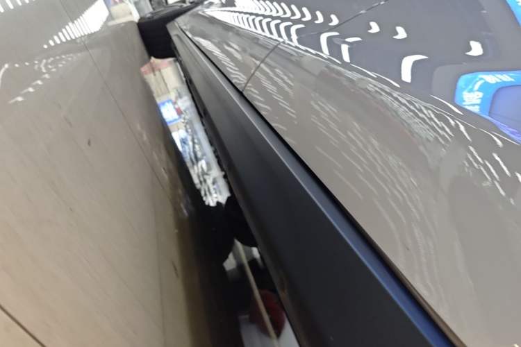 Used Nio ET7 2024 75 kWh Executive Edition Left Side Sill