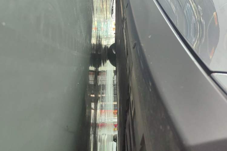 Used Nio ET7 2024 75 kWh Executive Signature Edition Left Side Sill