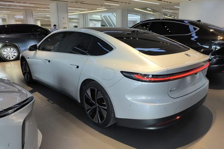 Used Nio ET7 2024 75 kWh Executive Edition Rear Left 45 Deg