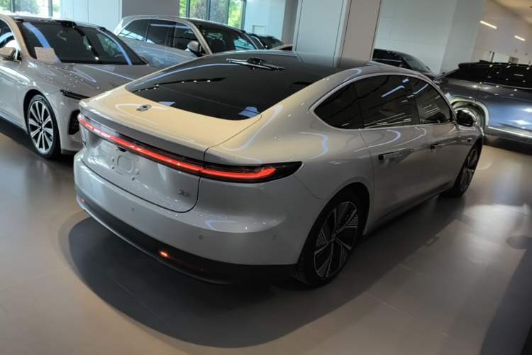 Used Nio ET7 2024 75 kWh Executive Edition Rear Right 45 Deg