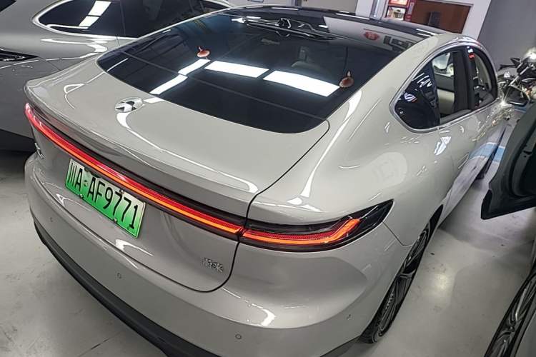 Used Nio ET7 2024 75 kWh Executive Edition Rear Right 45 Deg