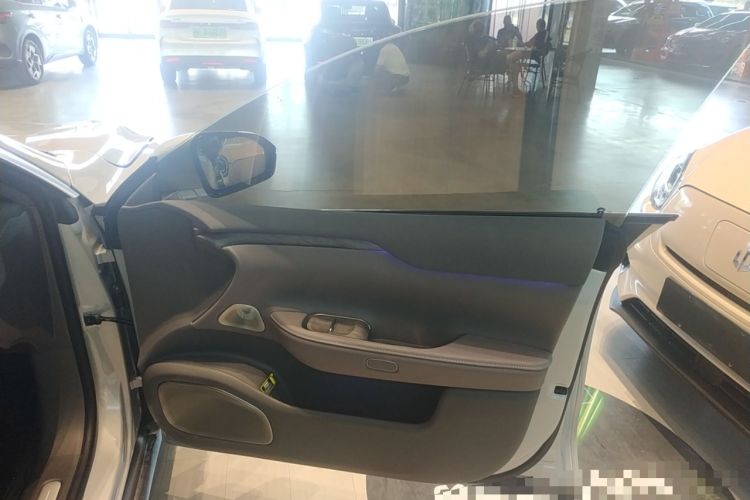 Used Nio ET7 2024 75 kWh Executive Signature Edition Right Front Door Interior