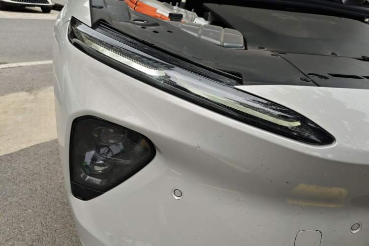 Used Nio ET7 2024 75 kWh Executive Edition Right Front Headlight