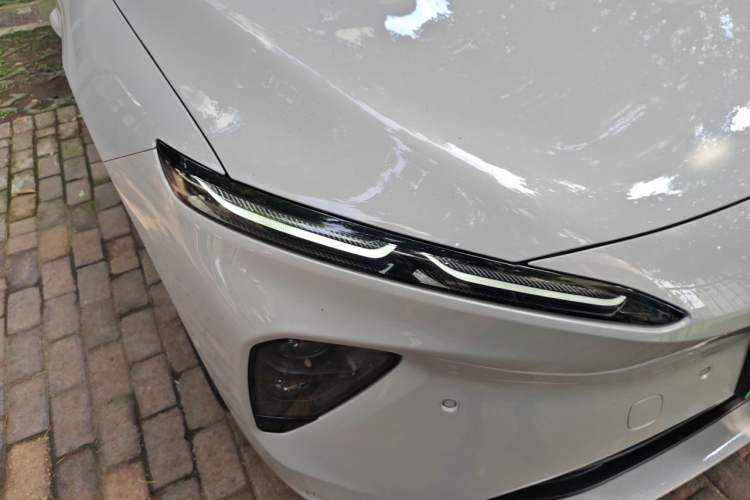Used Nio ET7 2024 75 kWh Executive Edition Right Front Headlight