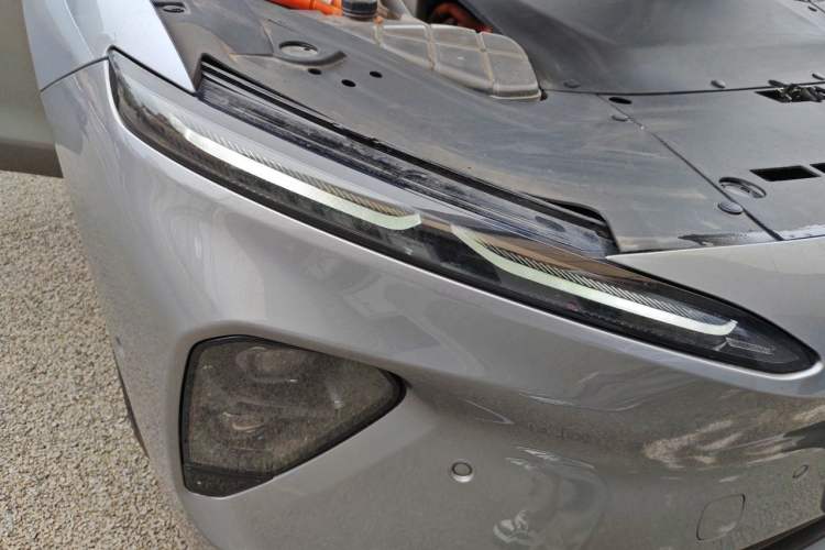 Used Nio ET7 2024 75 kWh Executive Edition Right Front Headlight