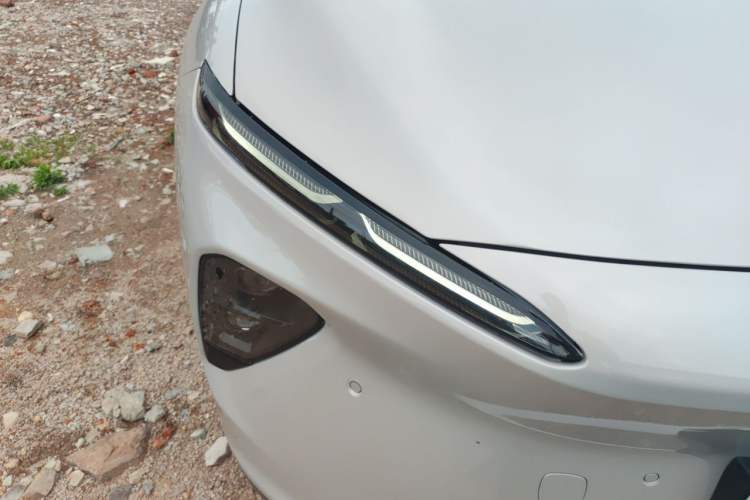Used Nio ET7 2024 75 kWh Executive Signature Edition Right Front Headlight