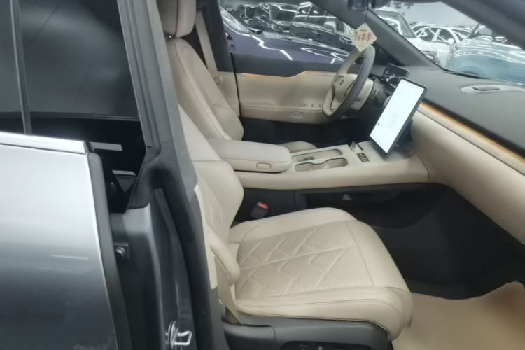 Used Nio ET7 2024 75 kWh Executive Signature Edition Right Front Seat
