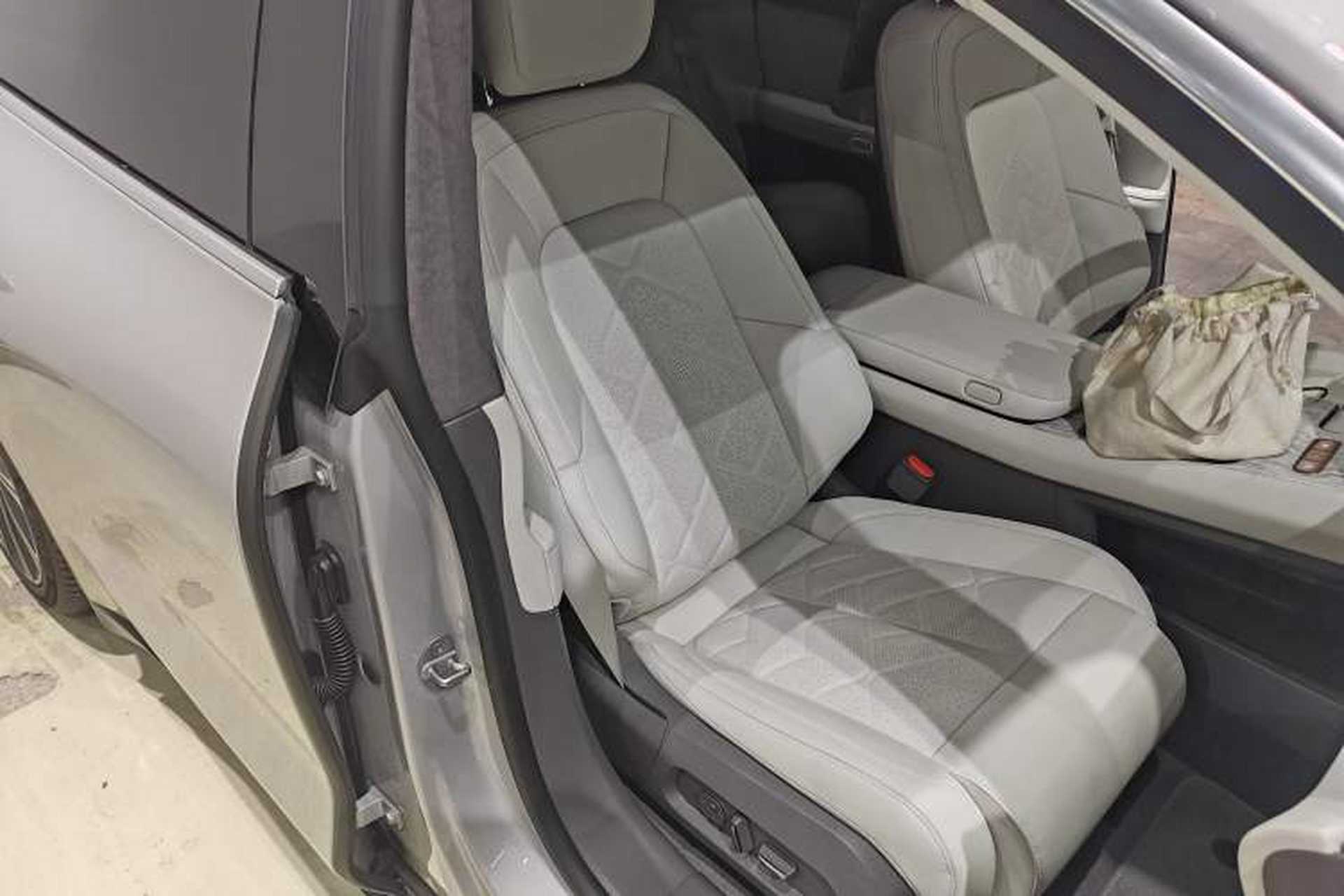 Used Nio ET7 2024 100kWh Executive Signature Edition Right Front Seat