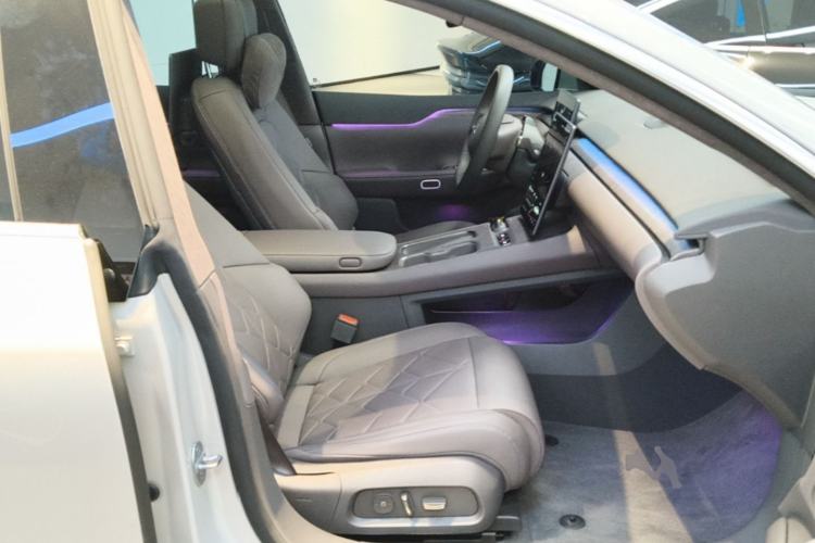 Used Nio ET7 2024 75 kWh Executive Signature Edition Right Front Seat