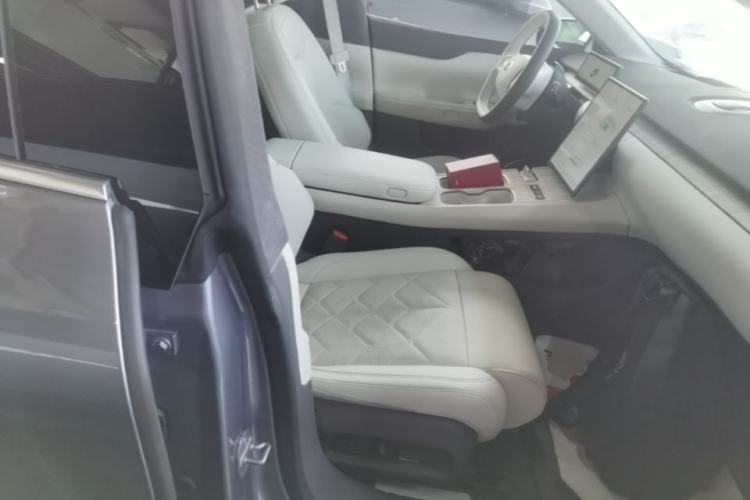 Used Nio ET7 2024 75 kWh Executive Signature Edition Right Front Seat