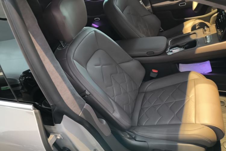 Used Nio ET7 2024 75 kWh Executive Edition Right Front Seat
