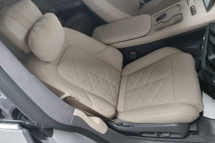 Used Nio ET7 2024 75 kWh Executive Edition Right Front Seat