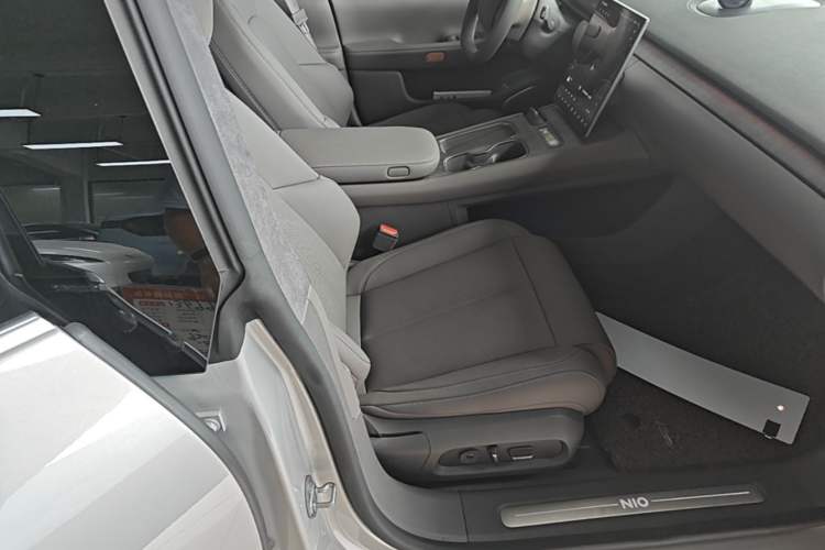 Used Nio ET7 2024 75 kWh Executive Edition Right Front Seat