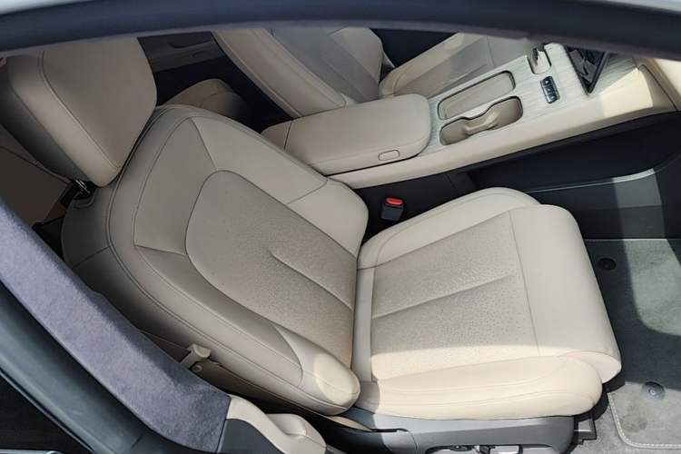 Used Nio ET7 2024 75 kWh Executive Edition Right Front Seat