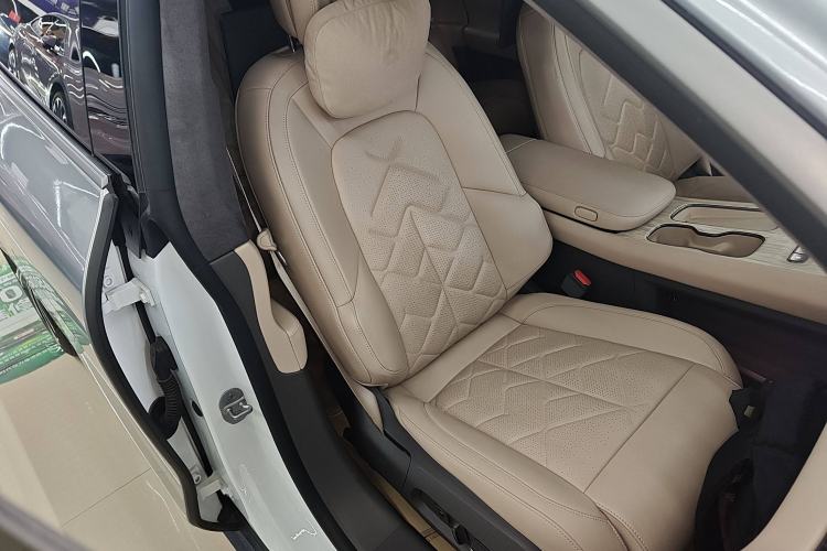 Used Nio ET7 2024 75 kWh Executive Signature Edition Right Front Seat