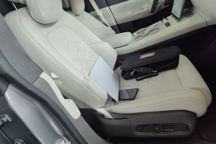 Used Nio ET7 2024 75 kWh Executive Signature Edition Right Front Seat