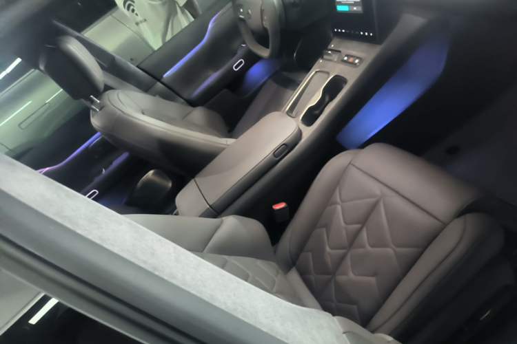 Used Nio ET7 2024 75 kWh Executive Edition Right Front Seat