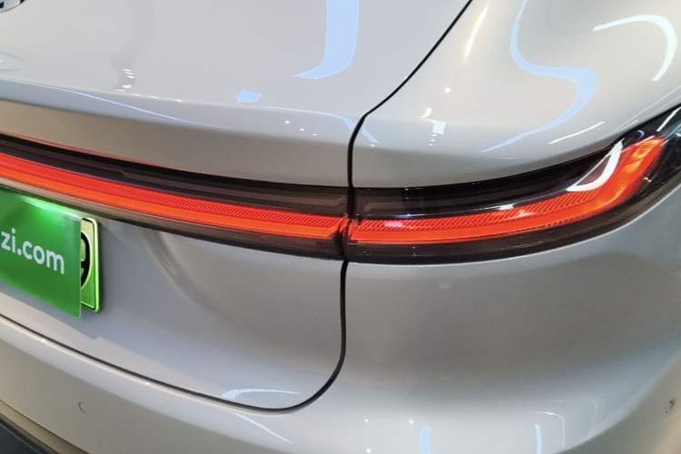 Used Nio ET7 2024 75 kWh Executive Signature Edition Right Rear Taillight