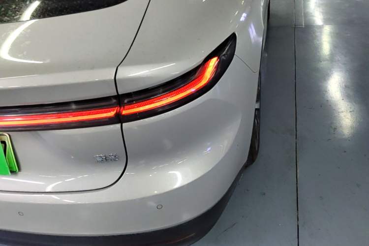 Used Nio ET7 2024 75 kWh Executive Edition Right Rear Taillight