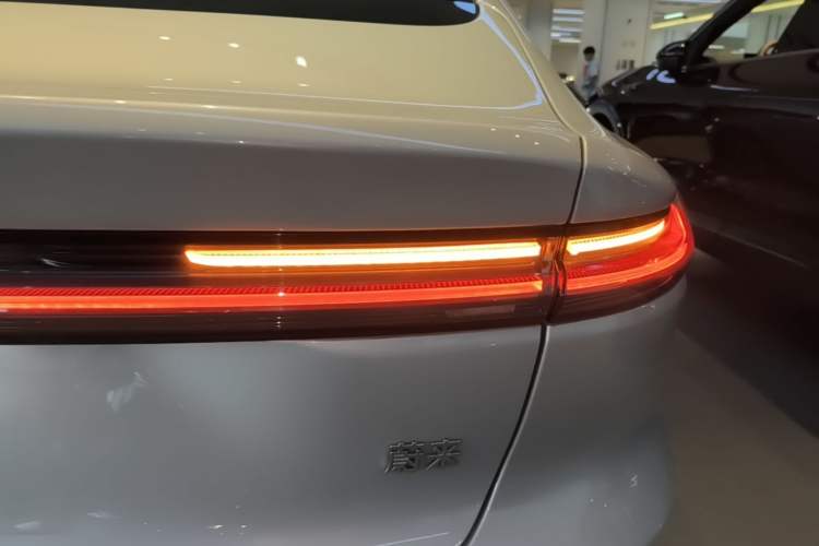 Used Nio ET7 2024 75 kWh Executive Edition Right Rear Taillight